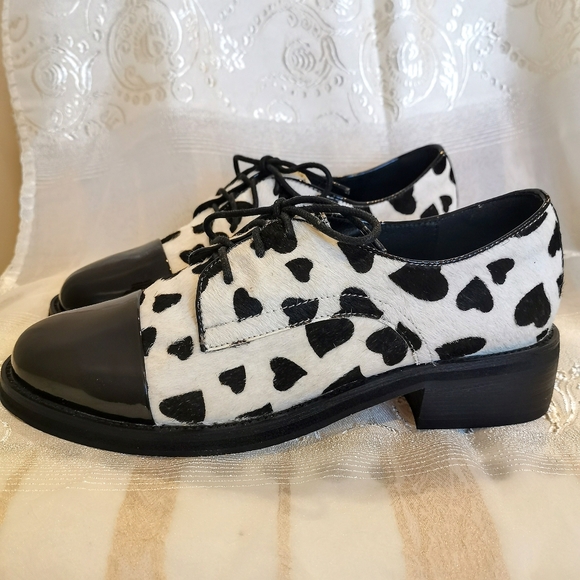 Vintage cowhide patterned Oxfords, furry retro shoes - Picture 3 of 6